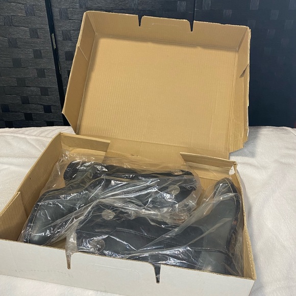 BNIB Alberta Boots Cowboy boots. Size M7.5/W9 B Width - Picture 8 of 8